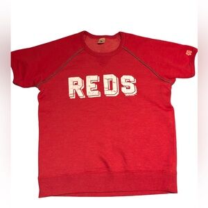 HOMAGE | Cincinnati Reds Short Sleeve Sweatshirt. Women’s Medium